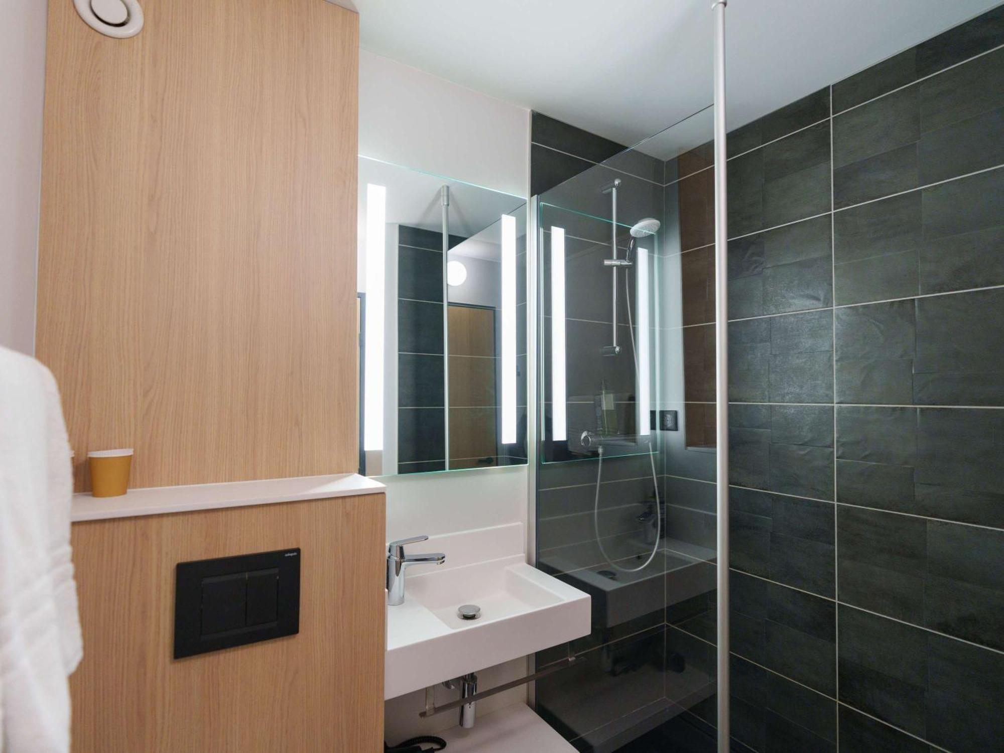 Ibis Laon Hotell Exteriör bild